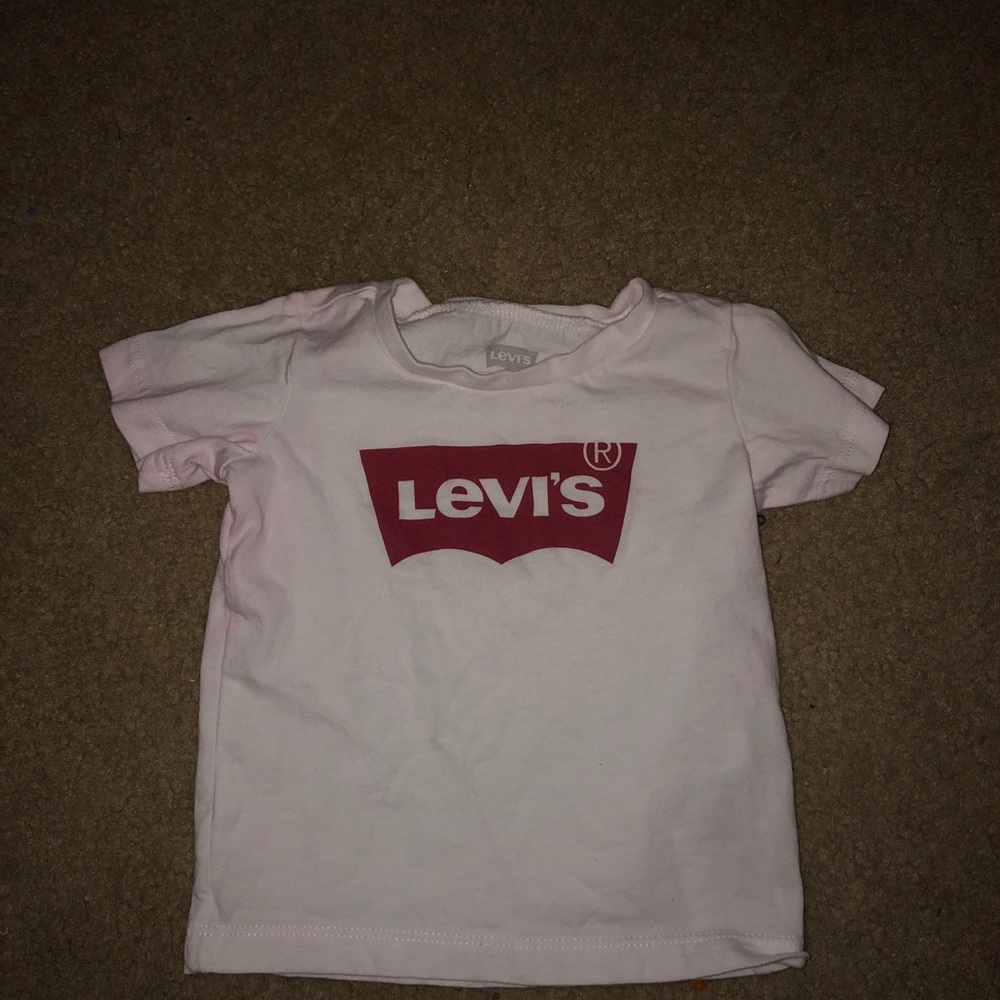 Levi’s baby tee